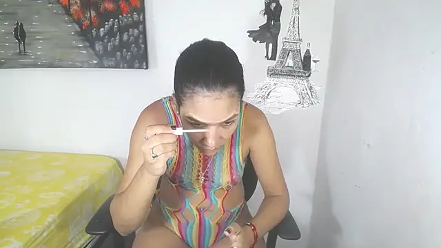 Snapshot of KamileLatinasexy chatting on June 3, 4:48 am KamileLatinasexy online show from June 3, 4:48 am