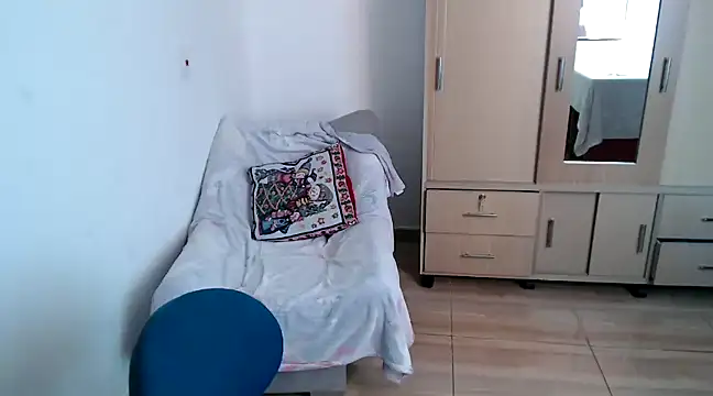 lilisa777 online show from March 9, 9:25 pm