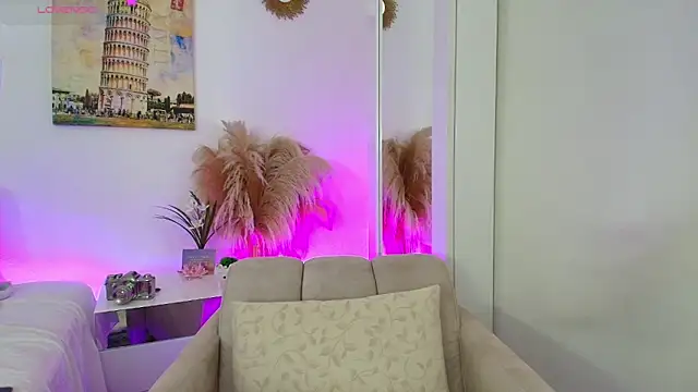 Snapshot of Ashleyjenner_ chatting on November 10, 1:04 am Ashleyjenner online show from November 10, 1:04 am