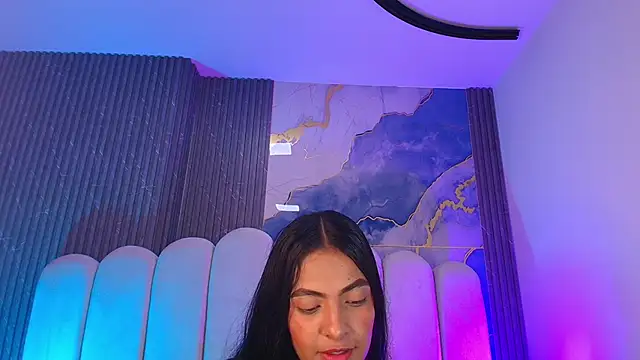 hot dione online show from December 17, 7:20 pm