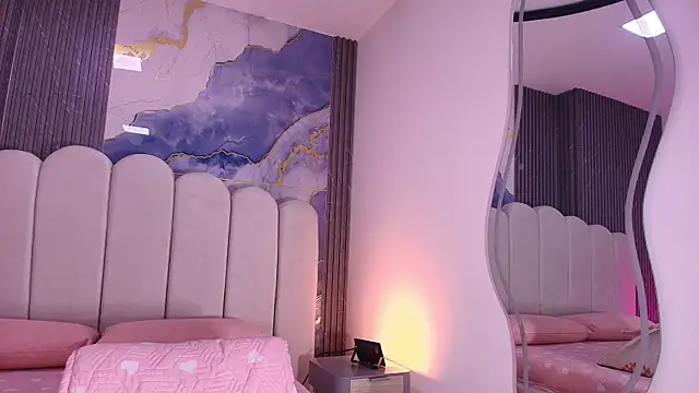 hot dione online show from July 31, 7:24 pm