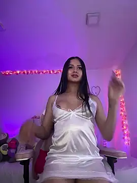 Snapshot of alee_lenoxx chatting on July 15, 10:48 pm alee lenoxx online show from July 15, 10:48 pm