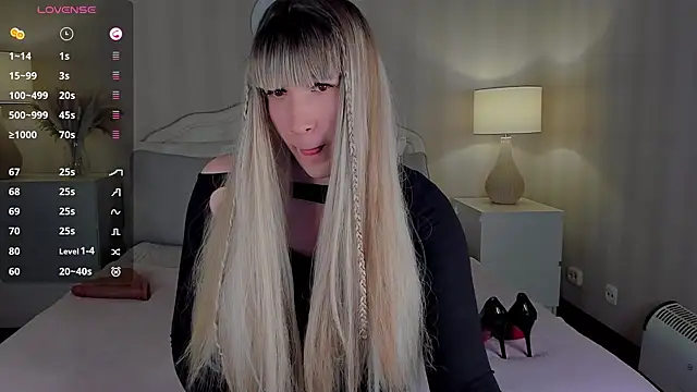 Snapshot of valeriasecret chatting on February 24, 8:17 am valeriasecret online show from February 24, 8:17 am