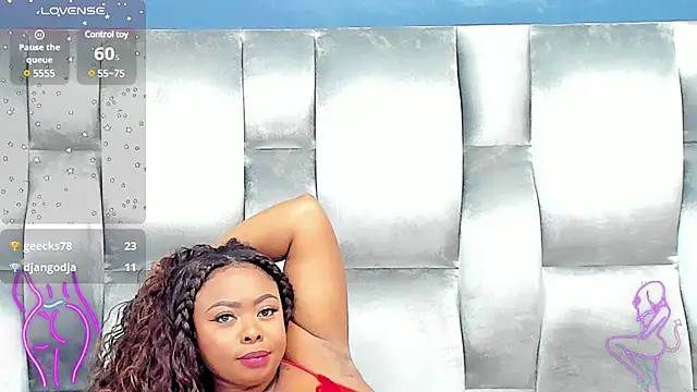 Snapshot of CamilaBenitez chatting on February 7, 12:53 am CamilaBenitez online show from February 7, 12:53 am