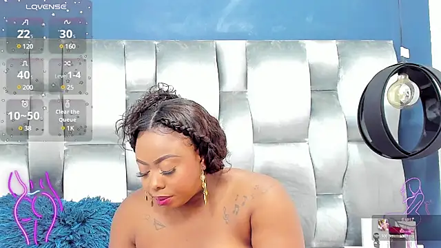 Snapshot of CamilaBenitez chatting on February 12, 9:43 pm CamilaBenitez online show from February 12, 9:43 pm