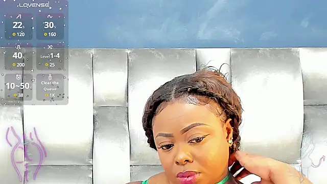 Snapshot of CamilaBenitez chatting on March 17, 9:34 pm CamilaBenitez online show from March 17, 9:34 pm