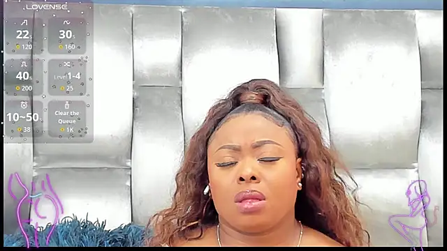 Snapshot of CamilaBenitez chatting on September 14, 1:05 am CamilaBenitez online show from September 14, 1:05 am