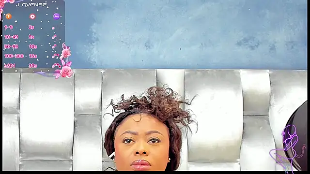 Snapshot of CamilaBenitez chatting on October 12, 1:10 pm CamilaBenitez online show from October 12, 1:10 pm