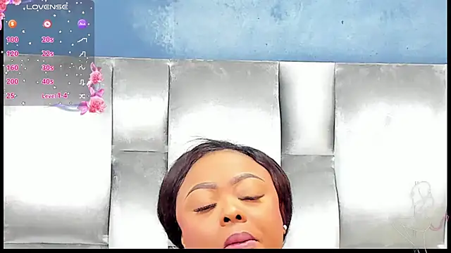 Snapshot of CamilaBenitez chatting on October 26, 4:02 pm CamilaBenitez online show from October 26, 4:02 pm