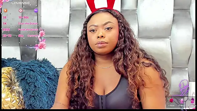 Snapshot of CamilaBenitez chatting on December 15, 10:03 pm CamilaBenitez online show from December 15, 10:03 pm