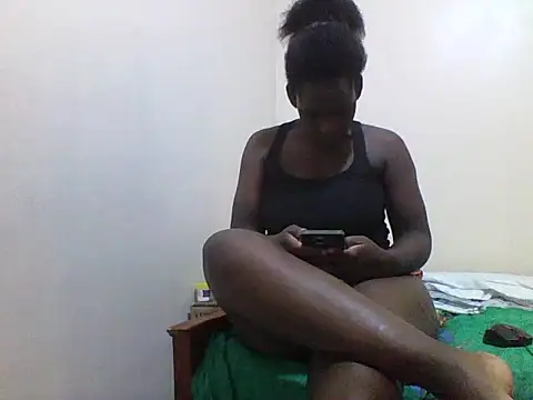 Snapshot of princess-cutie12 chatting on June 10, 7:46 pm princess-cutie12 online show from June 10, 7:46 pm