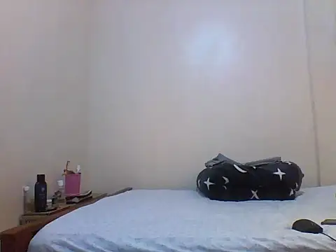Snapshot of princess-cutie12 chatting on June 22, 10:45 am princess-cutie12 online show from June 22, 10:45 am