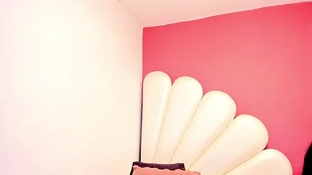 Vicky Freedom online show from February 28, 1:58 pm