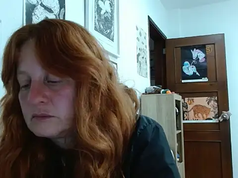 Snapshot of ViioletaMora chatting on May 14, 3:35 am ViioletaMora online show from May 14, 3:35 am