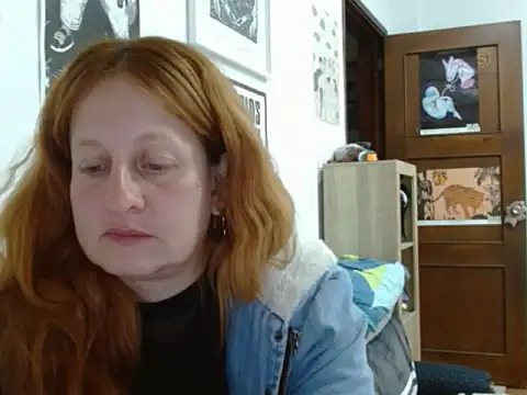 Snapshot of ViioletaMora chatting on May 19, 1:56 am ViioletaMora online show from May 19, 1:56 am