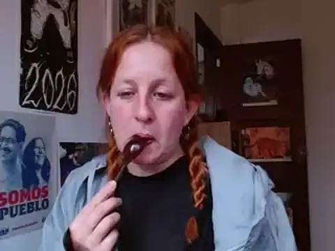 Snapshot of ViioletaMora chatting on July 19, 10:02 pm ViioletaMora online show from July 19, 10:02 pm