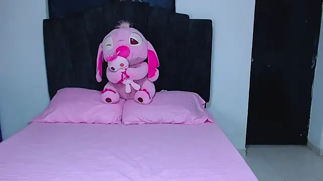 Ariel Zeo1 online show from February 26, 7:13 pm