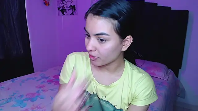 Snapshot of Ariel_Zeo1 chatting on June 1, 7:59 pm Ariel Zeo1 online show from June 1, 7:59 pm