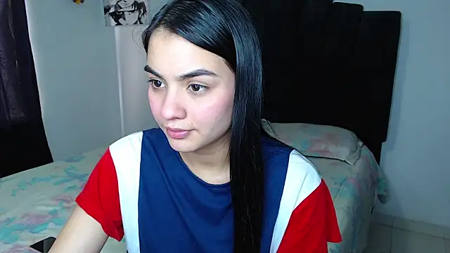 Snapshot of Ariel_Zeo1 chatting on June 3, 8:14 pm Ariel Zeo1 online show from June 3, 8:14 pm