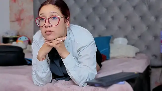 Snapshot of ValeryRossell chatting on November 19, 7:36 pm ValeryRossell online show from November 19, 7:36 pm