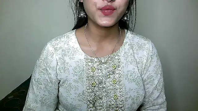 Snapshot of Princess_noorjahan chatting on December 11, 6:20 pm Princess noorjahan online show from December 11, 6:20 pm