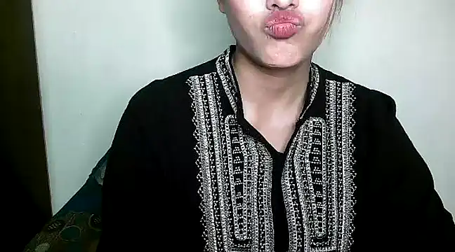 Snapshot of Princess_noorjahan chatting on March 12, 6:00 pm Princess noorjahan online show from March 12, 6:00 pm