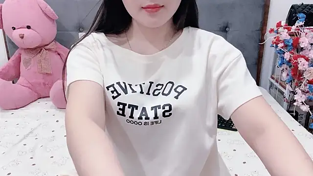 Snapshot of Funikio chatting on June 7, 2:05 am Funikio online show from June 7, 2:05 am
