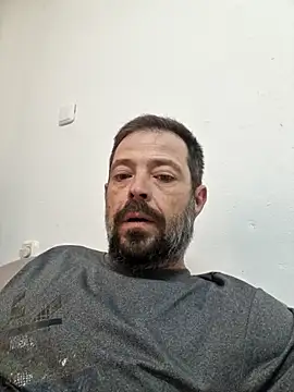 Snapshot of zefside42 chatting on October 6, 8:45 am zefside42 online show from October 6, 8:45 am