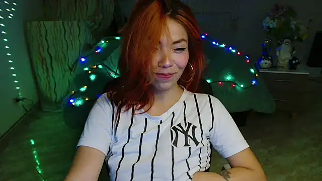 Snapshot of Aylinn_diaz chatting on May 27, 8:11 am Aylinn diaz online show from May 27, 8:11 am