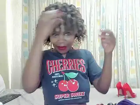 Snapshot of AfricanSquirtingQueen chatting on October 19, 8:15 am AfricanSquirtingQueen online show from October 19, 8:15 am