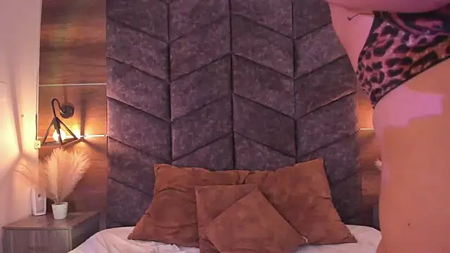 Snapshot of memphiswilliam chatting on February 8, 2:47 am memphiswilliam online show from February 8, 2:47 am