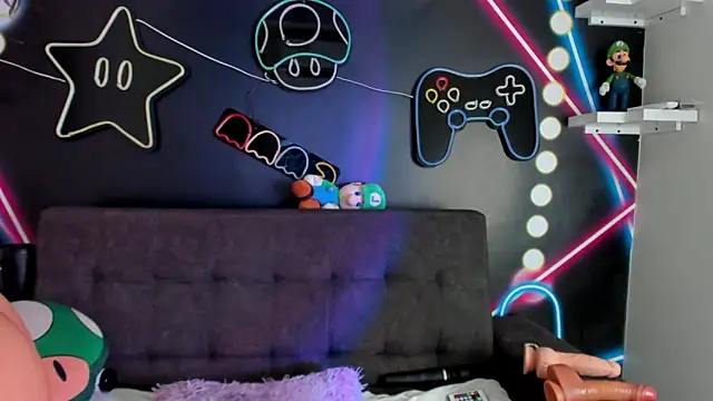 Snapshot of memphiswilliam chatting on March 10, 8:48 am memphiswilliam online show from March 10, 8:48 am