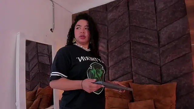 Snapshot of memphiswilliam chatting on March 15, 2:46 am memphiswilliam online show from March 15, 2:46 am