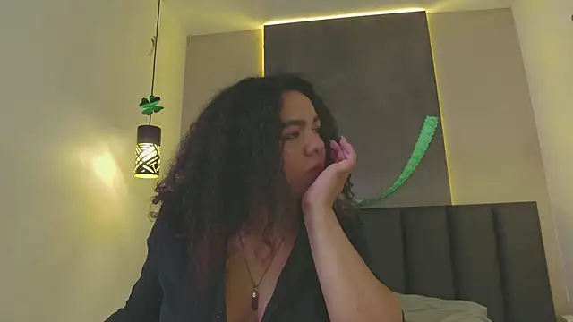 Snapshot of memphiswilliam chatting on March 19, 3:52 am memphiswilliam online show from March 19, 3:52 am