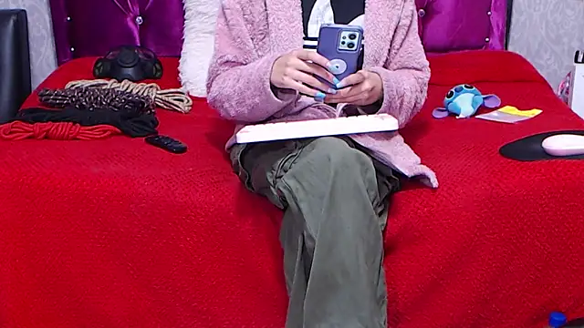 AyshaScott online show from February 18, 11:55 am