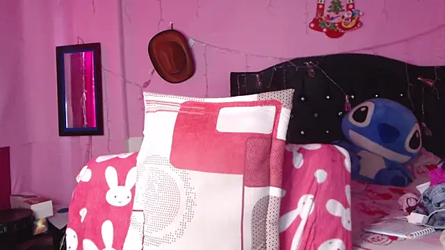 NikkiRous  online show from November 19, 1:22 pm