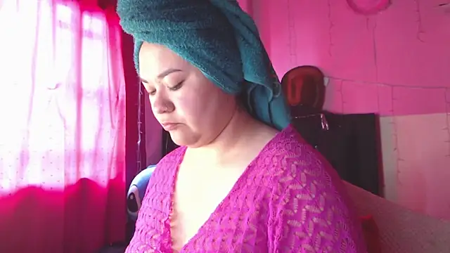 NikkiRous  online show from May 7, 1:16 pm
