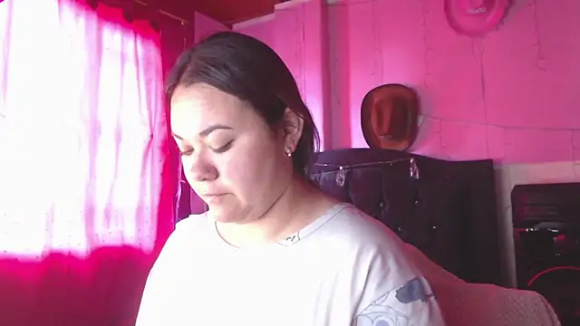 NikkiRous  online show from May 27, 2:03 pm