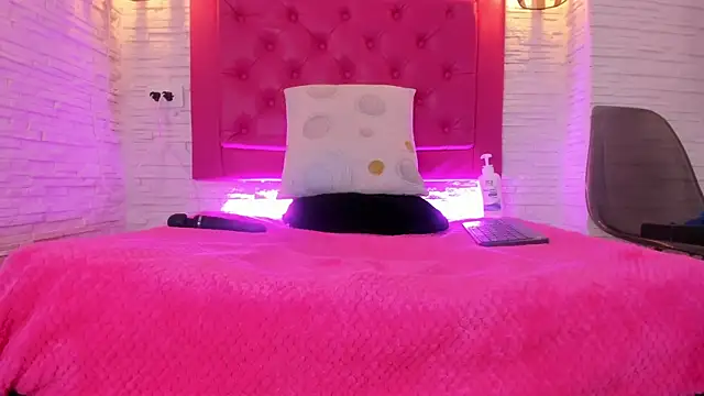 mia 099 online show from March 15, 8:10 pm