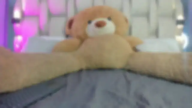 Snapshot of _LauraTaylor_ chatting on October 21, 7:47 pm LauraTaylor online show from October 21, 7:47 pm
