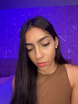 Snapshot of Ema_azel chatting on December 21, 2:04 pm Ema azel online show from December 21, 2:04 pm