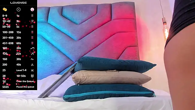 AilishBenson online show from November 1, 8:44 pm