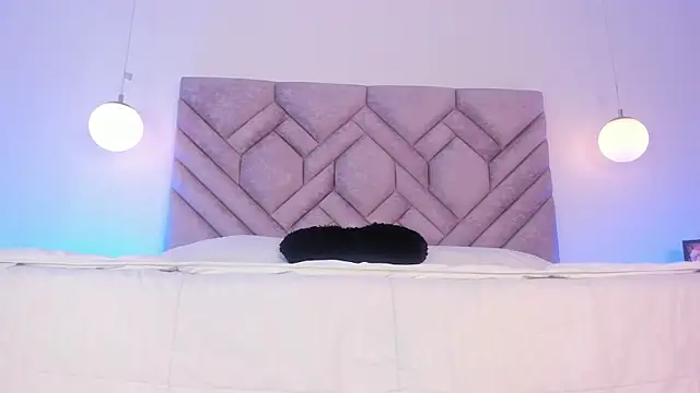 AilishBenson online show from January 17, 8:23 pm