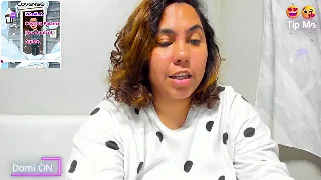 isobeladams20 online show from January 25, 9:57 pm