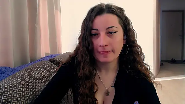 Snapshot of Helen_Adams_ chatting on May 8, 5:13 am Helen Adams online show from May 8, 5:13 am