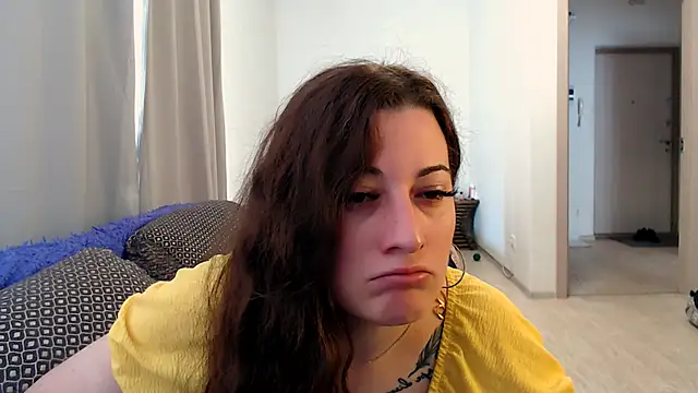 Snapshot of Helen_Adams_ chatting on June 13, 7:06 am Helen Adams online show from June 13, 7:06 am