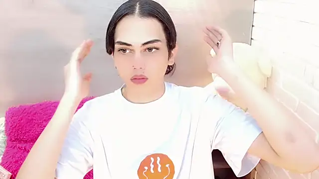 Snapshot of Daniela_Pink_ chatting on October 27, 8:46 pm Daniela Pink online show from October 27, 8:46 pm