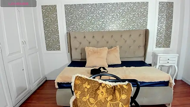 Snapshot of KimWessel_ chatting on February 25, 7:36 pm KimWessel online show from February 25, 7:36 pm