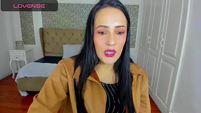 Snapshot of KimWessel_ chatting on May 8, 7:19 pm KimWessel online show from May 8, 7:19 pm