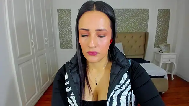 Snapshot of KimWessel_ chatting on June 10, 6:07 pm KimWessel online show from June 10, 6:07 pm